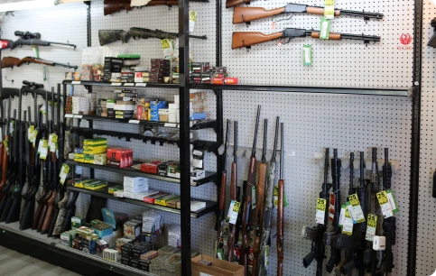 Guns at Arizona EZ-Pawn