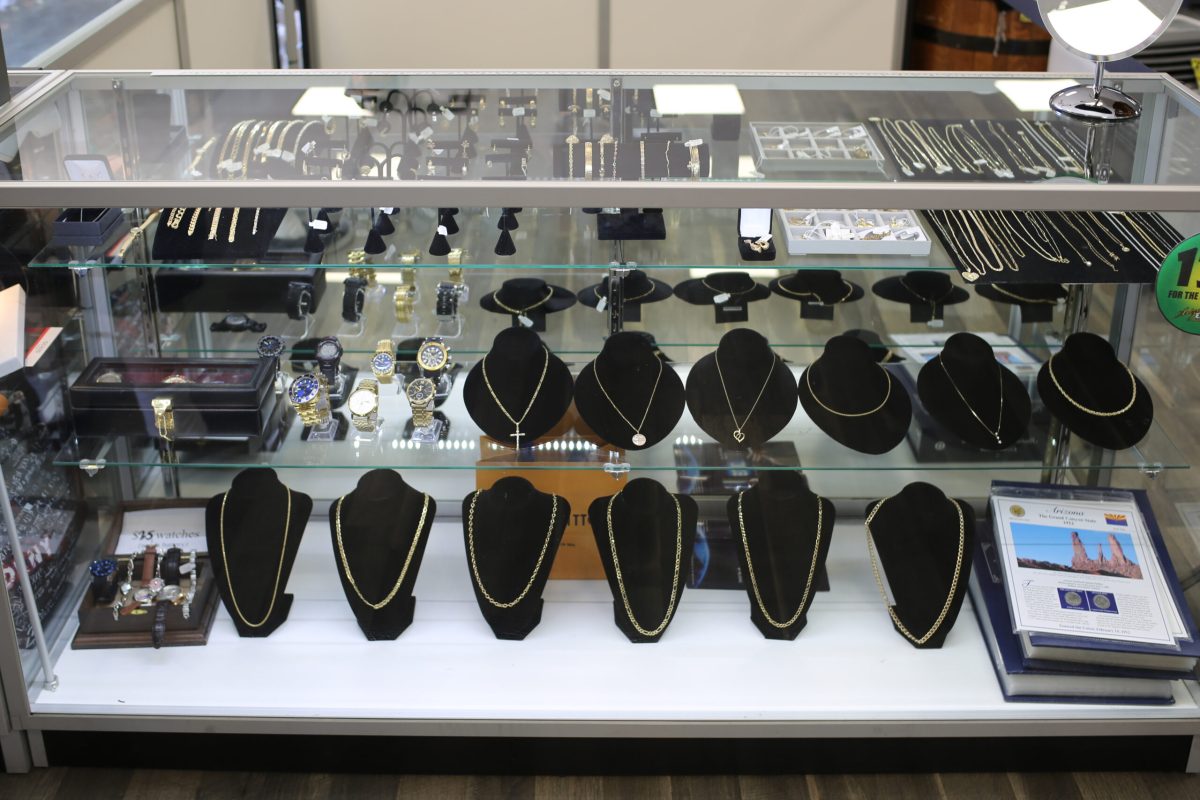 Gold jewelry at Arizona EZ-Pawn